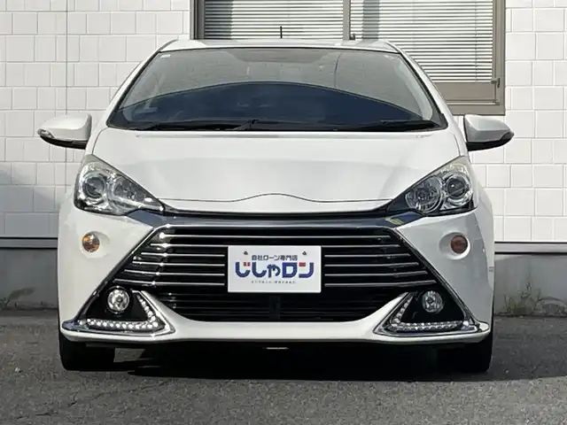 トヨタ アクア G G’s 三重県 2014(平26)年 9.1万km ライムホワイトパールクリスタルシャイン (株)IDOMが運営する【じしゃロン四日市店】の自社ローン専用車両になります。こちらは現金またはオートローンご利用時の価格です。自社ローンご希望の方は別途その旨お申付け下さい/社外メモリーナビ【CD/DVD/Bluetooth】/バックカメラ/フルセグテレビ/ETC/ドライブレコーダー/ウィンカーミラー/プッシュスタート/スマートキー