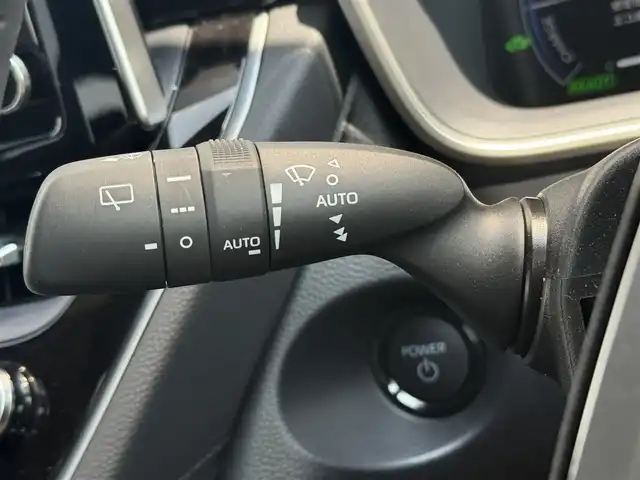 トヨタ カローラ クロス ハイブリッド Z 千葉県 2024(令6)年 0.1万km ダークブルーマイカM トヨタセーフティセンス/　衝突軽減ブレーキ/レーンキープアシスト/　レーダークルーズコントロール/オートハイビーム/　クリアランスソナー/ブラインドスポットモニター/　安心降車アシスト/純正メーカーディスプレイオーディオ/　フルセグ/BT/USB/カープレイ/バックカメラ/ステアリングスイッチ/ETC/パワーバックドア/レザーシート/パワーシート(D席)/シートヒーター(D/N席)/LEDヘッドライト/オートライト/フォグライト/スマートキー/プッシュスタート