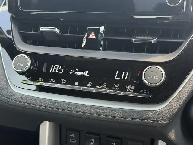 トヨタ カローラ クロス ハイブリッド Z 千葉県 2024(令6)年 0.1万km ダークブルーマイカM トヨタセーフティセンス/　衝突軽減ブレーキ/レーンキープアシスト/　レーダークルーズコントロール/オートハイビーム/　クリアランスソナー/ブラインドスポットモニター/　安心降車アシスト/純正メーカーディスプレイオーディオ/　フルセグ/BT/USB/カープレイ/バックカメラ/ステアリングスイッチ/ETC/パワーバックドア/レザーシート/パワーシート(D席)/シートヒーター(D/N席)/LEDヘッドライト/オートライト/フォグライト/スマートキー/プッシュスタート