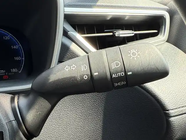 トヨタ カローラ クロス ハイブリッド Z 千葉県 2024(令6)年 0.1万km ダークブルーマイカM トヨタセーフティセンス/　衝突軽減ブレーキ/レーンキープアシスト/　レーダークルーズコントロール/オートハイビーム/　クリアランスソナー/ブラインドスポットモニター/　安心降車アシスト/純正メーカーディスプレイオーディオ/　フルセグ/BT/USB/カープレイ/バックカメラ/ステアリングスイッチ/ETC/パワーバックドア/レザーシート/パワーシート(D席)/シートヒーター(D/N席)/LEDヘッドライト/オートライト/フォグライト/スマートキー/プッシュスタート