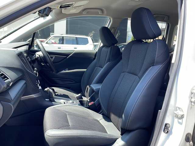 スバル フォレスター プレミアム 長野県 2018(平30)年 3.4万km クリスタルホワイトP 純正8インチディーラーOPナビ/【NR-MZ300-BIN-F】/（CD/DVD/フルセグTV/Bluetooth）/バックカメラ/サイドカメラ/パワーシート（D・N席）/メモリー機能付シート/シートヒーター（前・後席）/デジタルインナーミラー/アイドリングストップ/ブラインドスポットモニター/ビルトインETC/全車速追従式クルーズコントロール/ドライブレコーダー/革巻きステアリング/ステアリングスイッチ/パドルシフト/ステアリングヒーター/電動パーキングブレーキ/パワーバックドア/オートライト/スマートキー/Pスタート/電動格納ミラー/純正18インチAW/純正フロアマット