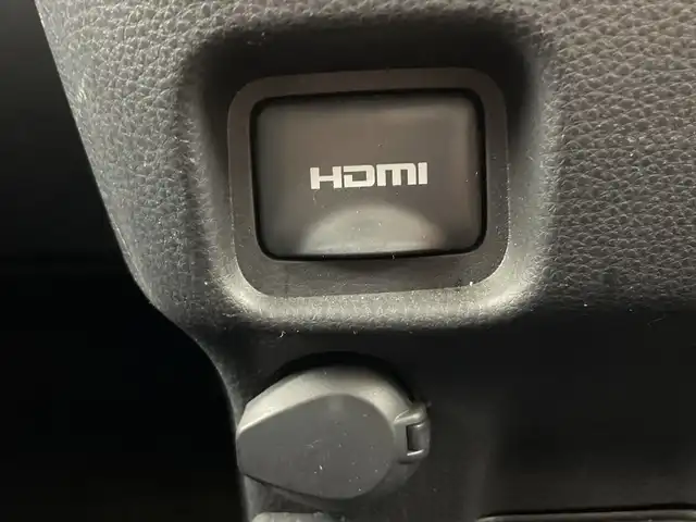トヨタ ヴォクシー S－Z 愛知県 2023(令5)年 3.9万km ホワイトパールクリスタルシャイン 禁煙車/純正10.5インチナビ/（AppleCare/AndroidAuto/フルセグTV/Bluetooth)/全方位カメラ/トヨタセーフティセンス/・レーダークルーズコントロール/・衝突被害軽減ブレーキ/・レーンキープアシスト/・オートマチックハイビーム/ブラインドスポットモニター/前後ドライブレコーダー/ETC2.0/快適利便パッケージ/・ハンズフリーパワースライドドア/・パワーバックドア/・ナノイーX/・ステアリングヒーター/・シートヒーター/・オットマン/ハーフレザーシート/両側パワースライドドア/パワーバックドア/LEDヘッドライト/フロントフォグランプ/純正アルミホイール/純正フロアマット/スマートキー/スペアキー有/プッシュスタート/電動格納ミラー/横滑り防止装置
