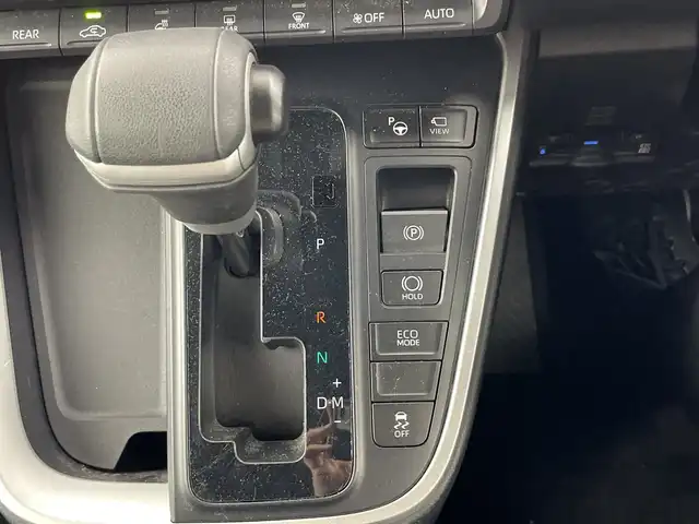 トヨタ ヴォクシー S－Z 愛知県 2023(令5)年 3.9万km ホワイトパールクリスタルシャイン 禁煙車/純正10.5インチナビ/（AppleCare/AndroidAuto/フルセグTV/Bluetooth)/全方位カメラ/トヨタセーフティセンス/・レーダークルーズコントロール/・衝突被害軽減ブレーキ/・レーンキープアシスト/・オートマチックハイビーム/ブラインドスポットモニター/前後ドライブレコーダー/ETC2.0/快適利便パッケージ/・ハンズフリーパワースライドドア/・パワーバックドア/・ナノイーX/・ステアリングヒーター/・シートヒーター/・オットマン/ハーフレザーシート/両側パワースライドドア/パワーバックドア/LEDヘッドライト/フロントフォグランプ/純正アルミホイール/純正フロアマット/スマートキー/スペアキー有/プッシュスタート/電動格納ミラー/横滑り防止装置