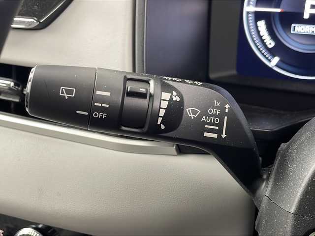 三菱 アウトランダー ＰＨＥＶ P 埼玉県 2023(令5)年 1.7万km ホワイトダイヤモンド 純正ディズプレイオーディオナビ/プレミアムサウンドBOSE/ワイヤレス充電器/ヘッドアップディスプレイ/ブラインドスポットモニター/電動リアゲート/レーダークルーズコントロール/サンルーフ/シートヒーター/パワーシート/４WD