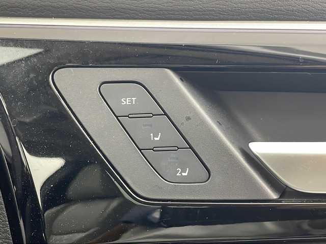三菱 アウトランダー ＰＨＥＶ P 埼玉県 2023(令5)年 1.7万km ホワイトダイヤモンド 純正ディズプレイオーディオナビ/プレミアムサウンドBOSE/ワイヤレス充電器/ヘッドアップディスプレイ/ブラインドスポットモニター/電動リアゲート/レーダークルーズコントロール/サンルーフ/シートヒーター/パワーシート/４WD