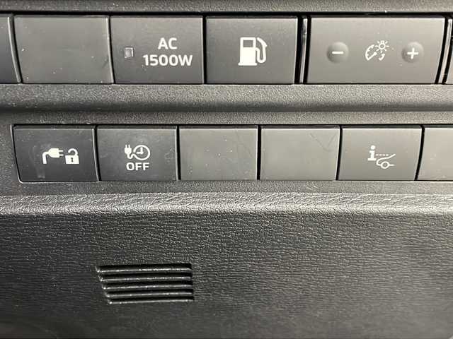 三菱 アウトランダー ＰＨＥＶ P 埼玉県 2023(令5)年 1.7万km ホワイトダイヤモンド 純正ディズプレイオーディオナビ/プレミアムサウンドBOSE/ワイヤレス充電器/ヘッドアップディスプレイ/ブラインドスポットモニター/電動リアゲート/レーダークルーズコントロール/サンルーフ/シートヒーター/パワーシート/４WD