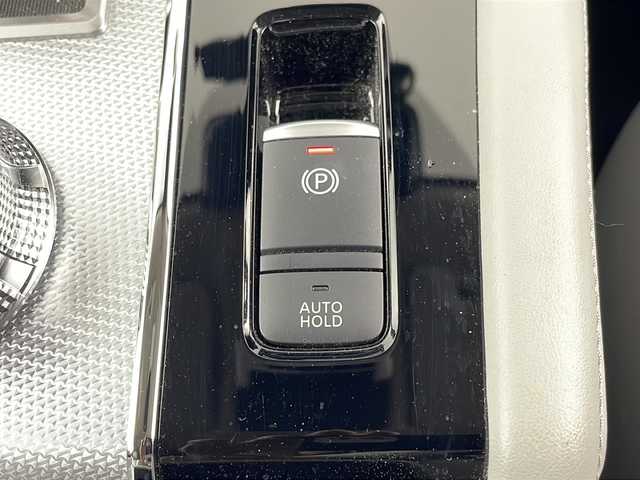 三菱 アウトランダー ＰＨＥＶ P 埼玉県 2023(令5)年 1.7万km ホワイトダイヤモンド 純正ディズプレイオーディオナビ/プレミアムサウンドBOSE/ワイヤレス充電器/ヘッドアップディスプレイ/ブラインドスポットモニター/電動リアゲート/レーダークルーズコントロール/サンルーフ/シートヒーター/パワーシート/４WD