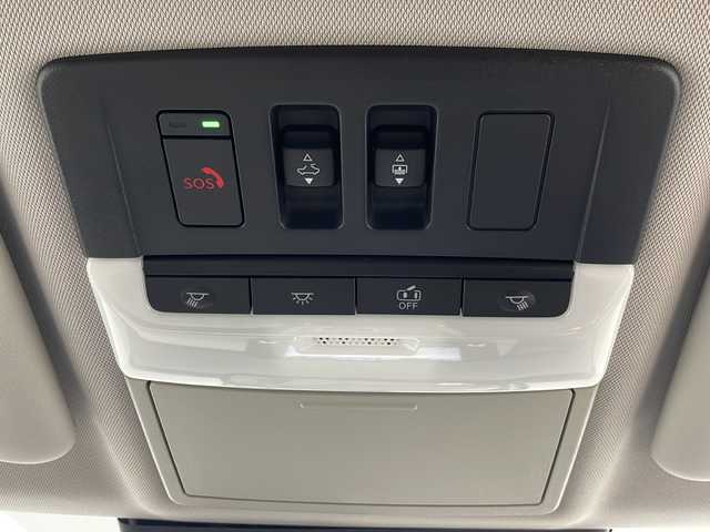 三菱 アウトランダー ＰＨＥＶ P 埼玉県 2023(令5)年 1.7万km ホワイトダイヤモンド 純正ディズプレイオーディオナビ/プレミアムサウンドBOSE/ワイヤレス充電器/ヘッドアップディスプレイ/ブラインドスポットモニター/電動リアゲート/レーダークルーズコントロール/サンルーフ/シートヒーター/パワーシート/４WD