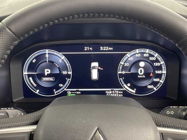 三菱 アウトランダー ＰＨＥＶ P 埼玉県 2023(令5)年 1.7万km ホワイトダイヤモンド 純正ディズプレイオーディオナビ/プレミアムサウンドBOSE/ワイヤレス充電器/ヘッドアップディスプレイ/ブラインドスポットモニター/電動リアゲート/レーダークルーズコントロール/サンルーフ/シートヒーター/パワーシート/４WD