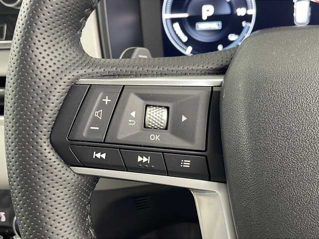 三菱 アウトランダー ＰＨＥＶ P 埼玉県 2023(令5)年 1.7万km ホワイトダイヤモンド 純正ディズプレイオーディオナビ/プレミアムサウンドBOSE/ワイヤレス充電器/ヘッドアップディスプレイ/ブラインドスポットモニター/電動リアゲート/レーダークルーズコントロール/サンルーフ/シートヒーター/パワーシート/４WD
