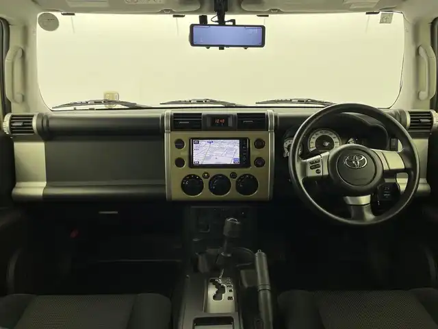 トヨタ ＦＪクルーザー 群馬県 2014(平26)年 8.6万km ベージュ/ホワイト ナビ　フルセグ　Ｂｌｕｅｔｏｏｔｈ　バックカメラ　前後ドライブレコーダー　ＥＴＣ　純正フロアマット　フロントフォグランプ　ＬＥＤヘッドライト　純正アルミホイール１７インチ　コーナーセンサー　禁煙車