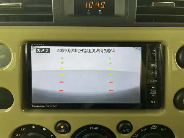 トヨタ ＦＪクルーザー 群馬県 2014(平26)年 8.6万km ベージュ/ホワイト ナビ　フルセグ　Ｂｌｕｅｔｏｏｔｈ　バックカメラ　前後ドライブレコーダー　ＥＴＣ　純正フロアマット　フロントフォグランプ　ＬＥＤヘッドライト　純正アルミホイール１７インチ　コーナーセンサー　禁煙車