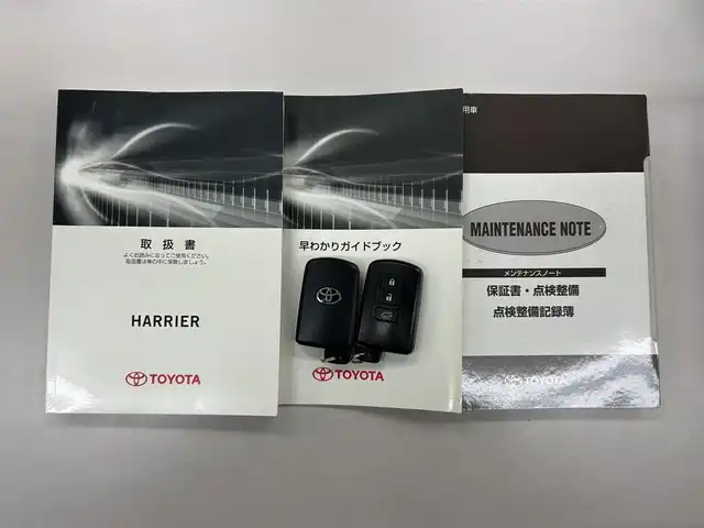 トヨタ ハリアー プレミアム スタイルモーヴ 愛知県 2015(平27)年 8.4万km スパークリングブラックパールクリスタルシャイン /パノラマルーフ//ALPINEナビ//フルセグTV//AM/FM/CD/DVD/SD/TV/BT//バックカメラ//ビルトインETC//フロントドライブレコーダー//レーダークルーズコントロール//横滑り防止装置//レーンアシスト//プリクラッシュセーフティ//電動リアゲート//インテリジェントクリアランスソナー//アイドリングストップ//ステアスイッチ//パワーシート(D/N)//シートヒーター(D/N)//メモリーシート(D)//オートリトラミラー//純正LEDオートライト//オートハイビーム//フロントフォグランプ//純正１８インチアルミホイール//純正ドアバイザー//純正フロアマット//ISOFIX//イモビライザー//社外レーダー//ダブル/サイド/カーテンエアバッグ//スマートキー//スペアキー１本//取扱説明書//ナビ取扱説明書//保証書//記録簿(H28/H29/R1)