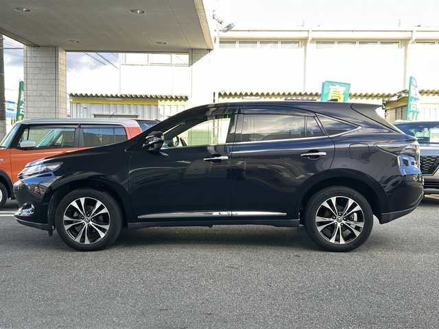 トヨタ ハリアー プレミアム スタイルモーヴ 愛知県 2015(平27)年 8.4万km スパークリングブラックパールクリスタルシャイン /パノラマルーフ//ALPINEナビ//フルセグTV//AM/FM/CD/DVD/SD/TV/BT//バックカメラ//ビルトインETC//フロントドライブレコーダー//レーダークルーズコントロール//横滑り防止装置//レーンアシスト//プリクラッシュセーフティ//電動リアゲート//インテリジェントクリアランスソナー//アイドリングストップ//ステアスイッチ//パワーシート(D/N)//シートヒーター(D/N)//メモリーシート(D)//オートリトラミラー//純正LEDオートライト//オートハイビーム//フロントフォグランプ//純正１８インチアルミホイール//純正ドアバイザー//純正フロアマット//ISOFIX//イモビライザー//社外レーダー//ダブル/サイド/カーテンエアバッグ//スマートキー//スペアキー１本//取扱説明書//ナビ取扱説明書//保証書//記録簿(H28/H29/R1)
