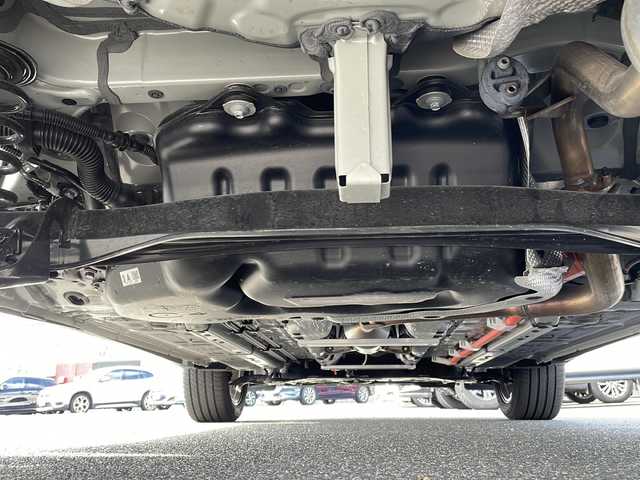 トヨタ カローラ クロス ハイブリッド Z 山口県 2024(令6)年 1.1万km プラチナホワイトパールマイカ 禁煙車/ワンオーナー/スマートキー/プッシュスタート/ETC2.0/全方位カメラ/純正HDDナビ/(DTV/BT/USB/ラジオ)/電子パーキングブレーキ/パワーバックドア/シートヒーター/D席パワーシート/パーキングアシスト/レーダークルーズコントロール/オートライト/オートエアコン/純正アルミホイール/純正フロアマット/保証書/取扱説明書