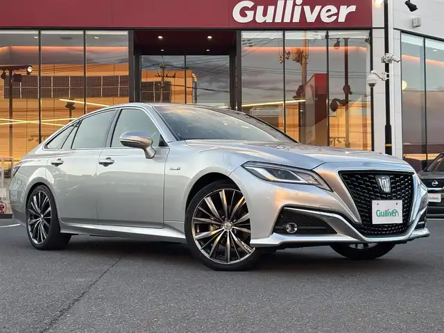 トヨタ クラウン ハイブリッド S Cパッケージ 宮城県 2018(平30)年 1.9万km プレシャスシルバー 登録時走行距離18140km/純正8インチナビ/フルセグTV/バックカメラ/ビルトインETC2.0/ドライブレコーダー/レーダークルーズコントロール/コーナーセンサー/トヨタセーフティセンス/ブラインドスポットモニター/LEDヘッドランプ/オートライト/ヘッドアップディスプレイ/革巻きステアリングホイール/ファブリックシート/シートヒーター/パワーシート/社外20インチアルミホイール/スマートエントリー/スタートシステム/スペアキー/禁煙車