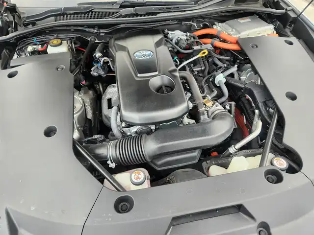 トヨタ クラウン ハイブリッド S Cパッケージ 宮城県 2018(平30)年 1.8万km プレシャスシルバー 〇純正8インチナビ/〇フルセグTV/〇バックカメラ/〇ビルトインETC2.0/〇ドライブレコーダー/〇レーダークルーズコントロール/〇コーナーセンサー/〇トヨタセーフティセンス/〇ブラインドスポットモニター/〇LEDヘッドランプ/〇オートライト/〇ヘッドアップディスプレイ/〇革巻きステアリングホイール/〇ファブリックシート/〇シートヒーター/パワーシート/〇純正ホイール社内積み込み/〇社外20インチアルミホイール/〇スマートエントリー/スタートシステム/〇スペアキー/〇禁煙車