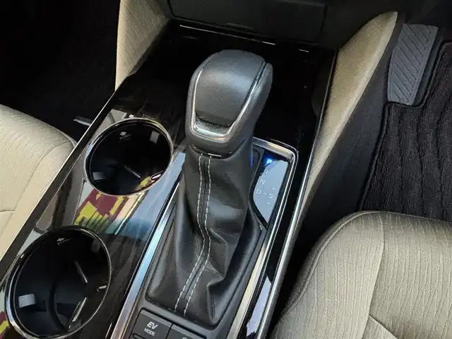 トヨタ クラウン ハイブリッド S Cパッケージ 宮城県 2018(平30)年 1.9万km プレシャスシルバー 登録時走行距離18140km/純正8インチナビ/フルセグTV/バックカメラ/ビルトインETC2.0/ドライブレコーダー/レーダークルーズコントロール/コーナーセンサー/トヨタセーフティセンス/ブラインドスポットモニター/LEDヘッドランプ/オートライト/ヘッドアップディスプレイ/革巻きステアリングホイール/ファブリックシート/シートヒーター/パワーシート/社外20インチアルミホイール/スマートエントリー/スタートシステム/スペアキー/禁煙車