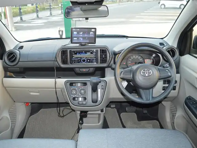 トヨタ パッソ X 栃木県 2023(令5)年 1.4万km ブライトシルバーM ワンオーナー/スマートアシスト/(衝突警報機能/衝突回避支援ブレーキ機能/誤発進抑制制御機能/車線逸脱警報/先行車発進お知らせ機能/オートハイビーム)/坂道発進補助機能/社外ポータブルナビ/(ワンセグ/AM/FM)/社外オーディオ/(CD/BT)/ビルトインETC/コーナーセンサー/オートライト/スマートスペアキー/取扱説明書