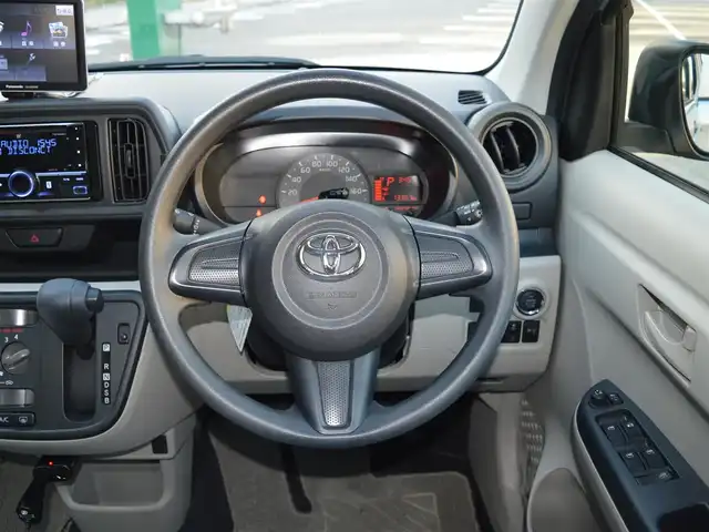 トヨタ パッソ X 栃木県 2023(令5)年 1.4万km ブライトシルバーM ワンオーナー/スマートアシスト/(衝突警報機能/衝突回避支援ブレーキ機能/誤発進抑制制御機能/車線逸脱警報/先行車発進お知らせ機能/オートハイビーム)/坂道発進補助機能/社外ポータブルナビ/(ワンセグ/AM/FM)/社外オーディオ/(CD/BT)/ビルトインETC/コーナーセンサー/オートライト/スマートスペアキー/取扱説明書