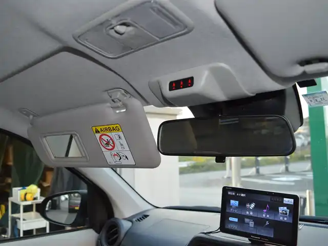 トヨタ パッソ X 栃木県 2023(令5)年 1.4万km ブライトシルバーM ワンオーナー/スマートアシスト/(衝突警報機能/衝突回避支援ブレーキ機能/誤発進抑制制御機能/車線逸脱警報/先行車発進お知らせ機能/オートハイビーム)/坂道発進補助機能/社外ポータブルナビ/(ワンセグ/AM/FM)/社外オーディオ/(CD/BT)/ビルトインETC/コーナーセンサー/オートライト/スマートスペアキー/取扱説明書