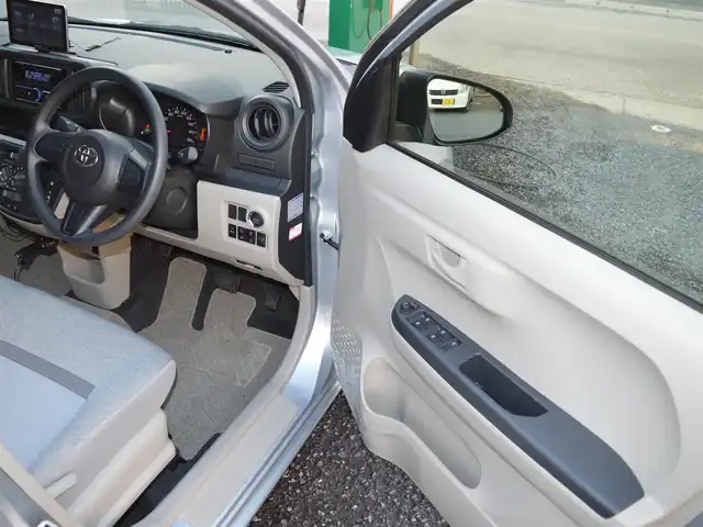 トヨタ パッソ X 栃木県 2023(令5)年 1.4万km ブライトシルバーM ワンオーナー/スマートアシスト/(衝突警報機能/衝突回避支援ブレーキ機能/誤発進抑制制御機能/車線逸脱警報/先行車発進お知らせ機能/オートハイビーム)/坂道発進補助機能/社外ポータブルナビ/(ワンセグ/AM/FM)/社外オーディオ/(CD/BT)/ビルトインETC/コーナーセンサー/オートライト/スマートスペアキー/取扱説明書