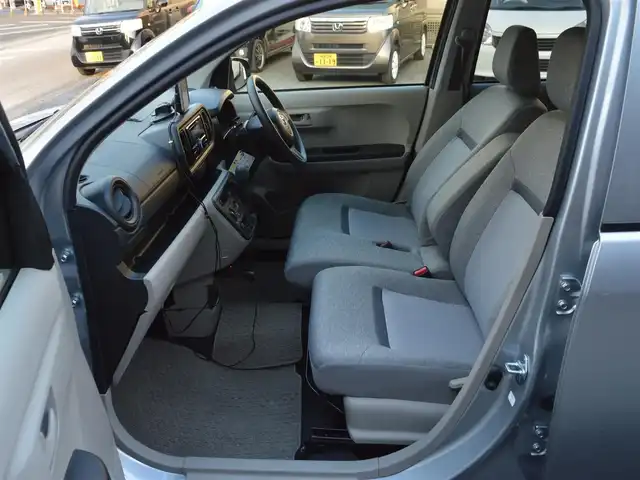 トヨタ パッソ X 栃木県 2023(令5)年 1.4万km ブライトシルバーM ワンオーナー/スマートアシスト/(衝突警報機能/衝突回避支援ブレーキ機能/誤発進抑制制御機能/車線逸脱警報/先行車発進お知らせ機能/オートハイビーム)/坂道発進補助機能/社外ポータブルナビ/(ワンセグ/AM/FM)/社外オーディオ/(CD/BT)/ビルトインETC/コーナーセンサー/オートライト/スマートスペアキー/取扱説明書