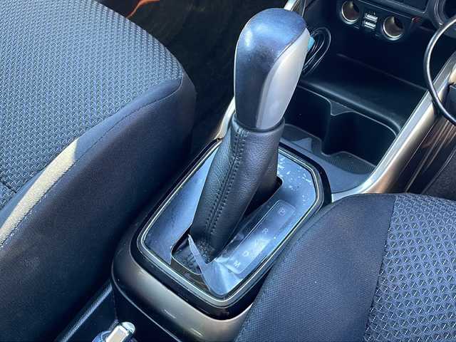 スズキ イグニス ハイブリッド MZ 徳島県 2016(平28)年 10.6万km ネオンブルーM 社外8型ナビ　AVIC-RL99/（BT/フルセグ/DISC/USB/HDMI）/バックカメラ/D/N席シートヒーター/LEDヘッドライト/純正16インチアルミホイール/ETC/クルーズコントロール/純正フロアマット/ヒルディセントコントロール/オートライト/プッシュスタート/スマートキー/スペアキー/グリップコントロールスイッチ