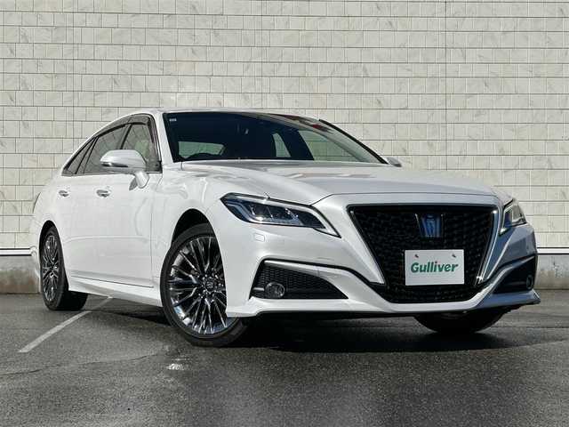 トヨタ クラウン ハイブリッド G－エグゼクティブ Four 福井県 2021(令3)年 8万km プレシャスホワイトパール 4WD/純正12.3型ナビ/フルセグTV/パノラミックビューモニター/ビルトインETC2.0/純正ドライブレコーダー/レーダークルーズコントロール/クリアランスソナー/セーフティセンス/・衝突被害軽減ブレーキ/・車線逸脱防止支援/・アダプティブハイビーム/・標識認識/・先行車発進告知機能/・ドライバー異常時対応システム/ブラインドスポットモニター/パーキングサポートブレーキ/デジタルインナーミラー/3眼LEDヘッドランプ/デュアルオートエアコン/革巻きステアリング/ステアリングヒーター/純正OPグレー革シート/全席パワーシート/シートヒーター/前席シートベンチレーション/運転席ポジションメモリー/純正18インチアルミホイール/スマートキー/プッシュエンジンスタート/禁煙車