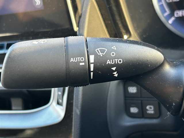 トヨタ クラウン ハイブリッド G－エグゼクティブ Four 福井県 2021(令3)年 8万km プレシャスホワイトパール 4WD/純正12.3型ナビ/フルセグTV/パノラミックビューモニター/ビルトインETC2.0/純正ドライブレコーダー/レーダークルーズコントロール/クリアランスソナー/セーフティセンス/・衝突被害軽減ブレーキ/・車線逸脱防止支援/・アダプティブハイビーム/・標識認識/・先行車発進告知機能/・ドライバー異常時対応システム/ブラインドスポットモニター/パーキングサポートブレーキ/デジタルインナーミラー/3眼LEDヘッドランプ/デュアルオートエアコン/革巻きステアリング/ステアリングヒーター/純正OPグレー革シート/全席パワーシート/シートヒーター/前席シートベンチレーション/運転席ポジションメモリー/純正18インチアルミホイール/スマートキー/プッシュエンジンスタート/禁煙車