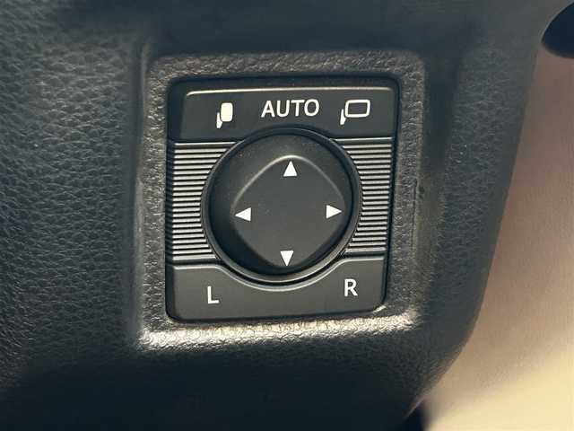 トヨタ クラウン ハイブリッド G－エグゼクティブ Four 福井県 2021(令3)年 8万km プレシャスホワイトパール 4WD/純正12.3型ナビ/フルセグTV/パノラミックビューモニター/ビルトインETC2.0/純正ドライブレコーダー/レーダークルーズコントロール/クリアランスソナー/セーフティセンス/・衝突被害軽減ブレーキ/・車線逸脱防止支援/・アダプティブハイビーム/・標識認識/・先行車発進告知機能/・ドライバー異常時対応システム/ブラインドスポットモニター/パーキングサポートブレーキ/デジタルインナーミラー/3眼LEDヘッドランプ/デュアルオートエアコン/革巻きステアリング/ステアリングヒーター/純正OPグレー革シート/全席パワーシート/シートヒーター/前席シートベンチレーション/運転席ポジションメモリー/純正18インチアルミホイール/スマートキー/プッシュエンジンスタート/禁煙車