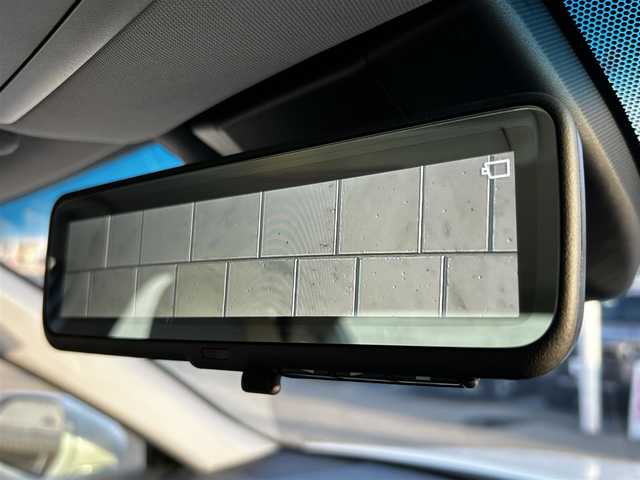 トヨタ クラウン ハイブリッド G－エグゼクティブ Four 福井県 2021(令3)年 8万km プレシャスホワイトパール 4WD/純正12.3型ナビ/フルセグTV/パノラミックビューモニター/ビルトインETC2.0/純正ドライブレコーダー/レーダークルーズコントロール/クリアランスソナー/セーフティセンス/・衝突被害軽減ブレーキ/・車線逸脱防止支援/・アダプティブハイビーム/・標識認識/・先行車発進告知機能/・ドライバー異常時対応システム/ブラインドスポットモニター/パーキングサポートブレーキ/デジタルインナーミラー/3眼LEDヘッドランプ/デュアルオートエアコン/革巻きステアリング/ステアリングヒーター/純正OPグレー革シート/全席パワーシート/シートヒーター/前席シートベンチレーション/運転席ポジションメモリー/純正18インチアルミホイール/スマートキー/プッシュエンジンスタート/禁煙車