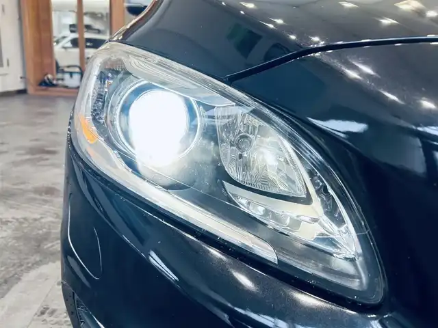 ボルボ Ｖ６０ T4 Rデザイン 大阪府 2014(平26)年 5.6万km 黒 シティセーフティ/ACC/BLIS/純正ナビ/TV/バックカメラ/クリアランスソナー/パドルシフト/ETC/ドラレコ/レーダー探知機/スマートキー/ルーフレール/黒革/パワーシート/Dシートメモリ/シートヒーター/純正18インチAW/HIDヘッドライト