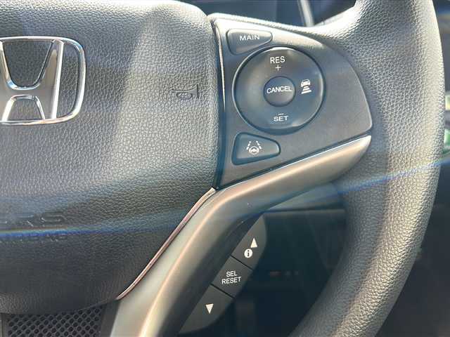 ホンダ シャトル ハイブリッド ホンダセンシング 石川県 2020(令2)年 1.2万km プラチナホワイトパール SDナビ/バックカメラ/ETC/スマートキー/LEDヘッドライト/レーンキープアシスト/横滑り防止装置/衝突被害軽減システム/W＋サイド＋カーテンエアバック/純正フロアマット/純正アルミホイール