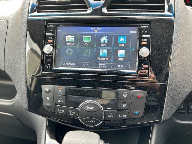 日産 セレナ HWS S HV Vセレ +SeftyⅡ 東京都 2015(平27)年 5.2万km ブリリアントシルバー 純正ナビ　MC315D-W/ ＜フルセグTV/DVD/CD/Bluetooth/SD＞/全方位モニター/ETC/両側パワースライド/クルーズコントロール/エマージェンシーブレーキ/踏み間違い衝突防止アシスト/車線逸脱警報/スペアキー/革巻きステアリング/ステアリングスイッチ/電動格納ミラー/純正フロアマット/ドアバイザー/取扱説明書/保証書