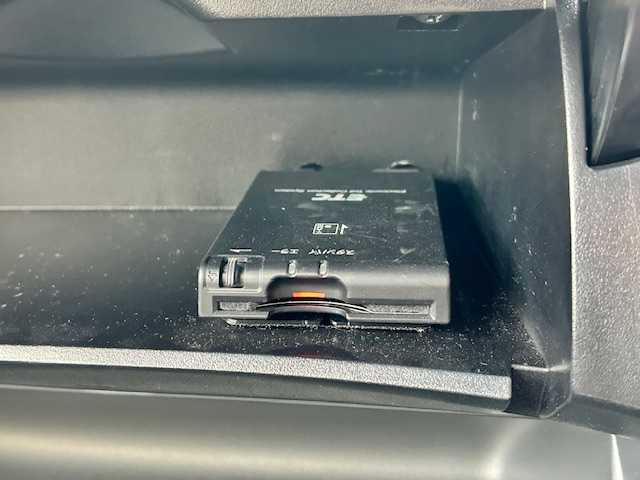 日産 セレナ HWS S HV Vセレ +SeftyⅡ 東京都 2015(平27)年 5.2万km ブリリアントシルバー 純正ナビ　MC315D-W/ ＜フルセグTV/DVD/CD/Bluetooth/SD＞/全方位モニター/ETC/両側パワースライド/クルーズコントロール/エマージェンシーブレーキ/踏み間違い衝突防止アシスト/車線逸脱警報/スペアキー/革巻きステアリング/ステアリングスイッチ/電動格納ミラー/純正フロアマット/ドアバイザー/取扱説明書/保証書