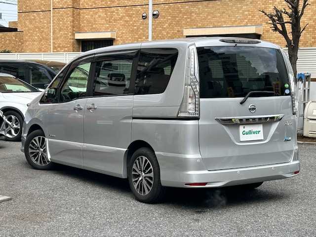 日産 セレナ HWS S HV Vセレ +SeftyⅡ 東京都 2015(平27)年 5.2万km ブリリアントシルバー 純正ナビ　MC315D-W/ ＜フルセグTV/DVD/CD/Bluetooth/SD＞/全方位モニター/ETC/両側パワースライド/クルーズコントロール/エマージェンシーブレーキ/踏み間違い衝突防止アシスト/車線逸脱警報/スペアキー/革巻きステアリング/ステアリングスイッチ/電動格納ミラー/純正フロアマット/ドアバイザー/取扱説明書/保証書