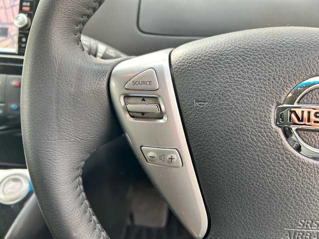 日産 セレナ HWS S HV Vセレ +SeftyⅡ 東京都 2015(平27)年 5.2万km ブリリアントシルバー 純正ナビ　MC315D-W/ ＜フルセグTV/DVD/CD/Bluetooth/SD＞/全方位モニター/ETC/両側パワースライド/クルーズコントロール/エマージェンシーブレーキ/踏み間違い衝突防止アシスト/車線逸脱警報/スペアキー/革巻きステアリング/ステアリングスイッチ/電動格納ミラー/純正フロアマット/ドアバイザー/取扱説明書/保証書