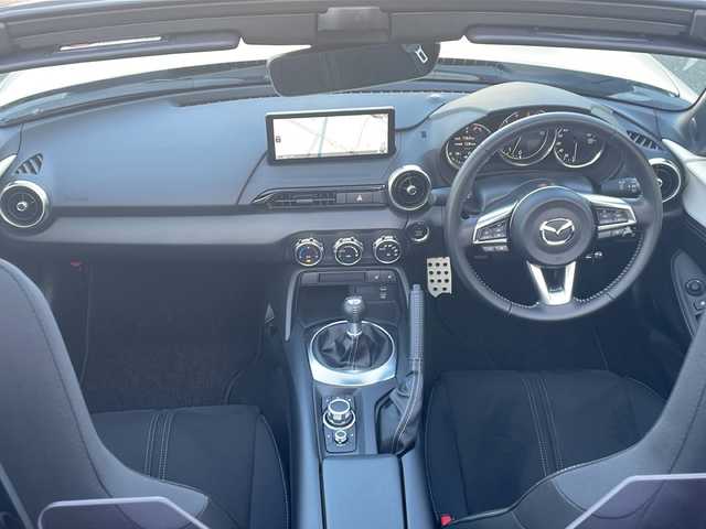 マツダ ロードスター S スペシャルパッケージ 大阪府 2025(令7)年 0.3万km スノーフレイクホワイトパールマイカ 純正ナビ（フルセグTV/Bluetooth/AM・FM）/バックカメラ/シートヒーター（運転席・助手席）/コーナーセンサー/ETC/クルーズコントロール/横滑り防止機能/本革巻きステアリング/プッシュスタート/オートライト/純正16インチアルミホイール