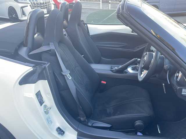 マツダ ロードスター S スペシャルパッケージ 大阪府 2025(令7)年 0.3万km スノーフレイクホワイトパールマイカ 純正ナビ（フルセグTV/Bluetooth/AM・FM）/バックカメラ/シートヒーター（運転席・助手席）/コーナーセンサー/ETC/クルーズコントロール/横滑り防止機能/本革巻きステアリング/プッシュスタート/オートライト/純正16インチアルミホイール