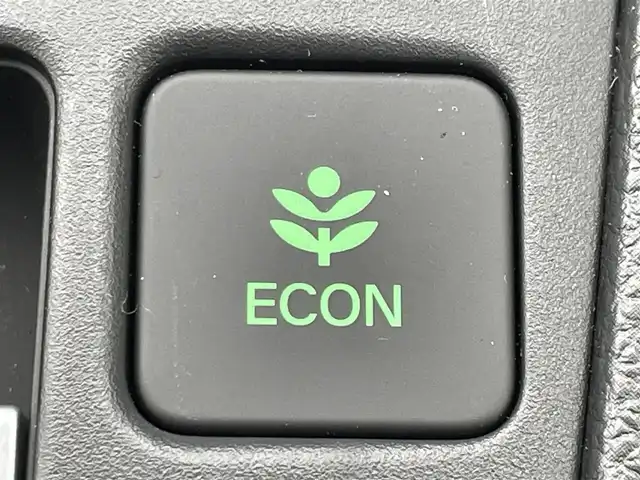 ホンダ フィット e:HEVホーム 東京都 2024(令6)年 0.2万km ミッドナイトブルービームM 純正９型ＳＤナビ＆フルセグ　/ホンダセンシング　/・パーキングセンサーシステム　/・アダプティブクルーズコントロール　/・衝突軽減ブレーキ　/・路外逸脱警報システム　/・歩行者事故低ステアリング/・標識認識機能/・先行車発進お知らせ機能/・路外逸脱警報/・車線維持支援システム/・トラフィックジャムアシスト/・オートハイビーム/ＬＥＤヘッドライト　/ビルトインETC/プッシュエンジンスタート/純正フロアマット/保証書＆取説/Wエアバック＆ABS