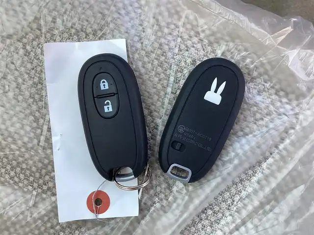 スズキ ラパン L 三重県 2025(令7)年 0.1千km フォーンベージュM 衝突軽減/LEDヘッドライト/スマートキー/プッシュスタート/シートヒーター/USB/バックセンサー/アイドリングストップ/横滑り防止/電動格納ミラー