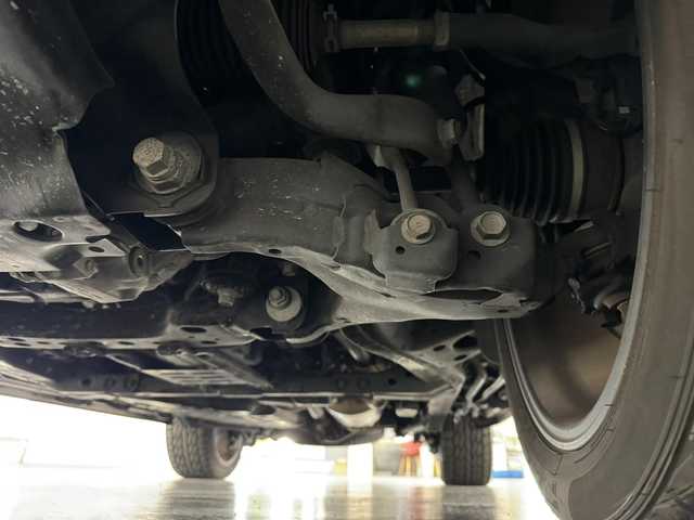 トヨタ ランドクルーザー ZX 三重県 2018(平30)年 6.3万km ブラック プレミアムガソリン/フルタイム4WD/MTモード付フロア6AT/純正 9.2インチナビ*1/（AM/FM/CD/DVD/Blu-ray/SDREC/SD/USB/Bluetooth/VTR/AUX/TV）/トヨタプレミアムサウンド（12スピーカー）*/マルチテレインモニター*/モデリスタエアロ（F/S/R下）/社外後席モニター/ドライブレコーダー 前後/社外セキュリティ/ETC2.0/Toyota Safety Sense/●PCS/●LDA/●レーダークルコン/●AHB/・クリアランスソナー&バックソナー/・ブラインドスポットモニター/・リヤクロストラフィックアラート*1/など/装備/・パワーバックドア（上側）*/・ルーフレール（ブラック）*/・寒冷地仕様*/・ムーンルーフ/・茶革シート/・シートヒーター（D/N/2nd左右）/ベンチレーション（D/N）/・ステアリングヒーター/・パワーシート（D/N）（2nd前後パワースライド機構）/・左右＆後席左右独立オートエアコン/・LEDヘッドランプ/・オートワイパー/・社外22inAW/・ガナドール4本出しマフラー/・社外テールレンズ（純正あり）/など/メカニズム系装備/・高低調整サスペンション/・バリアブルギヤレシオステアリング/など/*…OP装備