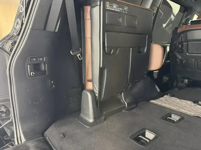 トヨタ ランドクルーザー ZX 三重県 2018(平30)年 6.3万km ブラック プレミアムガソリン/フルタイム4WD/MTモード付フロア6AT/純正 9.2インチナビ*1/（AM/FM/CD/DVD/Blu-ray/SDREC/SD/USB/Bluetooth/VTR/AUX/TV）/トヨタプレミアムサウンド（12スピーカー）*/マルチテレインモニター*/モデリスタエアロ（F/S/R下）/社外後席モニター/ドライブレコーダー 前後/社外セキュリティ/ETC2.0/Toyota Safety Sense/●PCS/●LDA/●レーダークルコン/●AHB/・クリアランスソナー&バックソナー/・ブラインドスポットモニター/・リヤクロストラフィックアラート*1/など/装備/・パワーバックドア（上側）*/・ルーフレール（ブラック）*/・寒冷地仕様*/・ムーンルーフ/・茶革シート/・シートヒーター（D/N/2nd左右）/ベンチレーション（D/N）/・ステアリングヒーター/・パワーシート（D/N）（2nd前後パワースライド機構）/・左右＆後席左右独立オートエアコン/・LEDヘッドランプ/・オートワイパー/・社外22inAW/・ガナドール4本出しマフラー/・社外テールレンズ（純正あり）/など/メカニズム系装備/・高低調整サスペンション/・バリアブルギヤレシオステアリング/など/*…OP装備