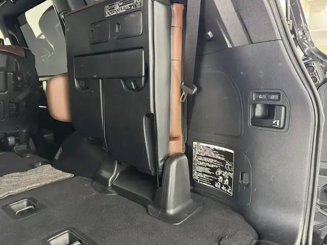 トヨタ ランドクルーザー ZX 三重県 2018(平30)年 6.3万km ブラック プレミアムガソリン/フルタイム4WD/MTモード付フロア6AT/純正 9.2インチナビ*1/（AM/FM/CD/DVD/Blu-ray/SDREC/SD/USB/Bluetooth/VTR/AUX/TV）/トヨタプレミアムサウンド（12スピーカー）*/マルチテレインモニター*/モデリスタエアロ（F/S/R下）/社外後席モニター/ドライブレコーダー 前後/社外セキュリティ/ETC2.0/Toyota Safety Sense/●PCS/●LDA/●レーダークルコン/●AHB/・クリアランスソナー&バックソナー/・ブラインドスポットモニター/・リヤクロストラフィックアラート*1/など/装備/・パワーバックドア（上側）*/・ルーフレール（ブラック）*/・寒冷地仕様*/・ムーンルーフ/・茶革シート/・シートヒーター（D/N/2nd左右）/ベンチレーション（D/N）/・ステアリングヒーター/・パワーシート（D/N）（2nd前後パワースライド機構）/・左右＆後席左右独立オートエアコン/・LEDヘッドランプ/・オートワイパー/・社外22inAW/・ガナドール4本出しマフラー/・社外テールレンズ（純正あり）/など/メカニズム系装備/・高低調整サスペンション/・バリアブルギヤレシオステアリング/など/*…OP装備