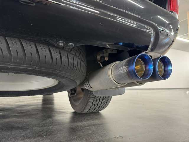 トヨタ ランドクルーザー ZX 三重県 2018(平30)年 6.3万km ブラック プレミアムガソリン/フルタイム4WD/MTモード付フロア6AT/純正 9.2インチナビ*1/（AM/FM/CD/DVD/Blu-ray/SDREC/SD/USB/Bluetooth/VTR/AUX/TV）/トヨタプレミアムサウンド（12スピーカー）*/マルチテレインモニター*/モデリスタエアロ（F/S/R下）/社外後席モニター/ドライブレコーダー 前後/社外セキュリティ/ETC2.0/Toyota Safety Sense/●PCS/●LDA/●レーダークルコン/●AHB/・クリアランスソナー&バックソナー/・ブラインドスポットモニター/・リヤクロストラフィックアラート*1/など/装備/・パワーバックドア（上側）*/・ルーフレール（ブラック）*/・寒冷地仕様*/・ムーンルーフ/・茶革シート/・シートヒーター（D/N/2nd左右）/ベンチレーション（D/N）/・ステアリングヒーター/・パワーシート（D/N）（2nd前後パワースライド機構）/・左右＆後席左右独立オートエアコン/・LEDヘッドランプ/・オートワイパー/・社外22inAW/・ガナドール4本出しマフラー/・社外テールレンズ（純正あり）/など/メカニズム系装備/・高低調整サスペンション/・バリアブルギヤレシオステアリング/など/*…OP装備