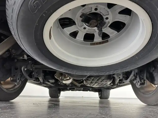 トヨタ ランドクルーザー ZX 三重県 2018(平30)年 6.3万km ブラック プレミアムガソリン/フルタイム4WD/MTモード付フロア6AT/純正 9.2インチナビ*1/（AM/FM/CD/DVD/Blu-ray/SDREC/SD/USB/Bluetooth/VTR/AUX/TV）/トヨタプレミアムサウンド（12スピーカー）*/マルチテレインモニター*/モデリスタエアロ（F/S/R下）/社外後席モニター/ドライブレコーダー 前後/社外セキュリティ/ETC2.0/Toyota Safety Sense/●PCS/●LDA/●レーダークルコン/●AHB/・クリアランスソナー&バックソナー/・ブラインドスポットモニター/・リヤクロストラフィックアラート*1/など/装備/・パワーバックドア（上側）*/・ルーフレール（ブラック）*/・寒冷地仕様*/・ムーンルーフ/・茶革シート/・シートヒーター（D/N/2nd左右）/ベンチレーション（D/N）/・ステアリングヒーター/・パワーシート（D/N）（2nd前後パワースライド機構）/・左右＆後席左右独立オートエアコン/・LEDヘッドランプ/・オートワイパー/・社外22inAW/・ガナドール4本出しマフラー/・社外テールレンズ（純正あり）/など/メカニズム系装備/・高低調整サスペンション/・バリアブルギヤレシオステアリング/など/*…OP装備