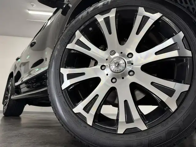 トヨタ ランドクルーザー ZX 三重県 2018(平30)年 6.3万km ブラック プレミアムガソリン/フルタイム4WD/MTモード付フロア6AT/純正 9.2インチナビ*1/（AM/FM/CD/DVD/Blu-ray/SDREC/SD/USB/Bluetooth/VTR/AUX/TV）/トヨタプレミアムサウンド（12スピーカー）*/マルチテレインモニター*/モデリスタエアロ（F/S/R下）/社外後席モニター/ドライブレコーダー 前後/社外セキュリティ/ETC2.0/Toyota Safety Sense/●PCS/●LDA/●レーダークルコン/●AHB/・クリアランスソナー&バックソナー/・ブラインドスポットモニター/・リヤクロストラフィックアラート*1/など/装備/・パワーバックドア（上側）*/・ルーフレール（ブラック）*/・寒冷地仕様*/・ムーンルーフ/・茶革シート/・シートヒーター（D/N/2nd左右）/ベンチレーション（D/N）/・ステアリングヒーター/・パワーシート（D/N）（2nd前後パワースライド機構）/・左右＆後席左右独立オートエアコン/・LEDヘッドランプ/・オートワイパー/・社外22inAW/・ガナドール4本出しマフラー/・社外テールレンズ（純正あり）/など/メカニズム系装備/・高低調整サスペンション/・バリアブルギヤレシオステアリング/など/*…OP装備