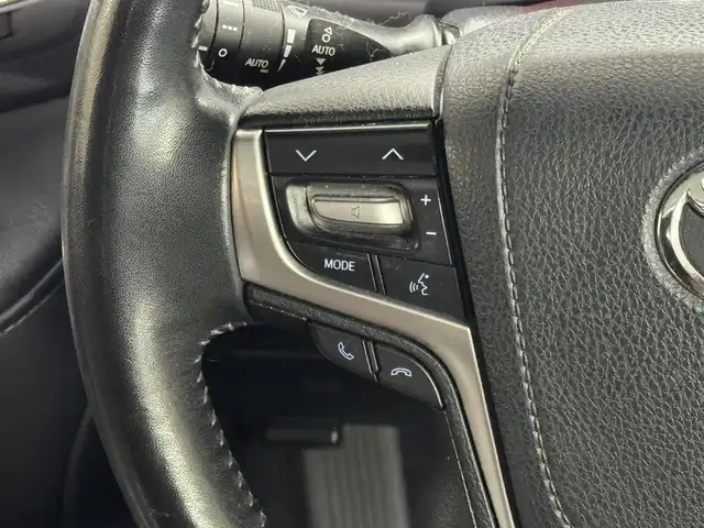 トヨタ ランドクルーザー ZX 三重県 2018(平30)年 6.3万km ブラック プレミアムガソリン/フルタイム4WD/MTモード付フロア6AT/純正 9.2インチナビ*1/（AM/FM/CD/DVD/Blu-ray/SDREC/SD/USB/Bluetooth/VTR/AUX/TV）/トヨタプレミアムサウンド（12スピーカー）*/マルチテレインモニター*/モデリスタエアロ（F/S/R下）/社外後席モニター/ドライブレコーダー 前後/社外セキュリティ/ETC2.0/Toyota Safety Sense/●PCS/●LDA/●レーダークルコン/●AHB/・クリアランスソナー&バックソナー/・ブラインドスポットモニター/・リヤクロストラフィックアラート*1/など/装備/・パワーバックドア（上側）*/・ルーフレール（ブラック）*/・寒冷地仕様*/・ムーンルーフ/・茶革シート/・シートヒーター（D/N/2nd左右）/ベンチレーション（D/N）/・ステアリングヒーター/・パワーシート（D/N）（2nd前後パワースライド機構）/・左右＆後席左右独立オートエアコン/・LEDヘッドランプ/・オートワイパー/・社外22inAW/・ガナドール4本出しマフラー/・社外テールレンズ（純正あり）/など/メカニズム系装備/・高低調整サスペンション/・バリアブルギヤレシオステアリング/など/*…OP装備