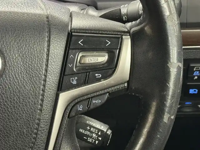 トヨタ ランドクルーザー ZX 三重県 2018(平30)年 6.3万km ブラック プレミアムガソリン/フルタイム4WD/MTモード付フロア6AT/純正 9.2インチナビ*1/（AM/FM/CD/DVD/Blu-ray/SDREC/SD/USB/Bluetooth/VTR/AUX/TV）/トヨタプレミアムサウンド（12スピーカー）*/マルチテレインモニター*/モデリスタエアロ（F/S/R下）/社外後席モニター/ドライブレコーダー 前後/社外セキュリティ/ETC2.0/Toyota Safety Sense/●PCS/●LDA/●レーダークルコン/●AHB/・クリアランスソナー&バックソナー/・ブラインドスポットモニター/・リヤクロストラフィックアラート*1/など/装備/・パワーバックドア（上側）*/・ルーフレール（ブラック）*/・寒冷地仕様*/・ムーンルーフ/・茶革シート/・シートヒーター（D/N/2nd左右）/ベンチレーション（D/N）/・ステアリングヒーター/・パワーシート（D/N）（2nd前後パワースライド機構）/・左右＆後席左右独立オートエアコン/・LEDヘッドランプ/・オートワイパー/・社外22inAW/・ガナドール4本出しマフラー/・社外テールレンズ（純正あり）/など/メカニズム系装備/・高低調整サスペンション/・バリアブルギヤレシオステアリング/など/*…OP装備